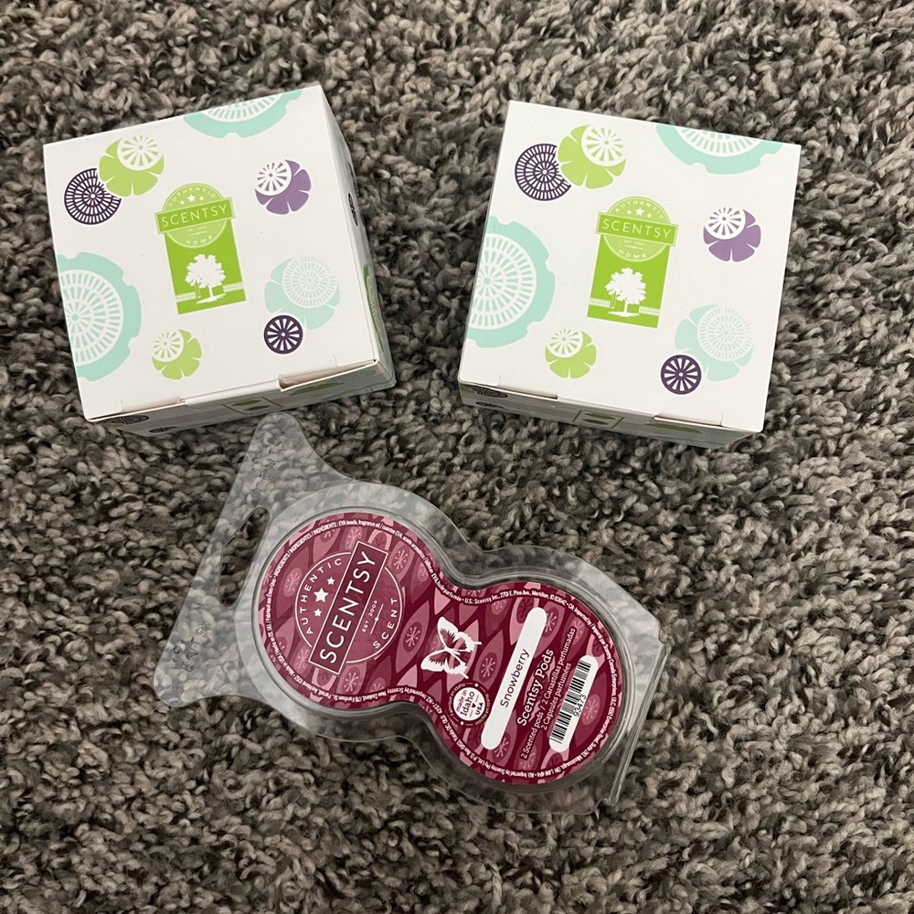 Scentsy Mini Fan Diffusers (2) & Pods